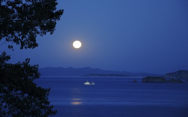 Earth - moon Wallpapers and Backgrounds