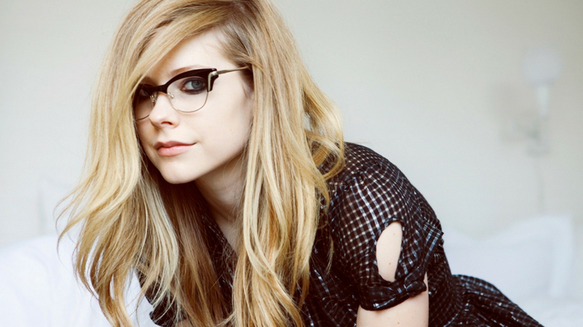 Avril Lavigne Fondo De Pantalla Hd Fondo De Escritorio X