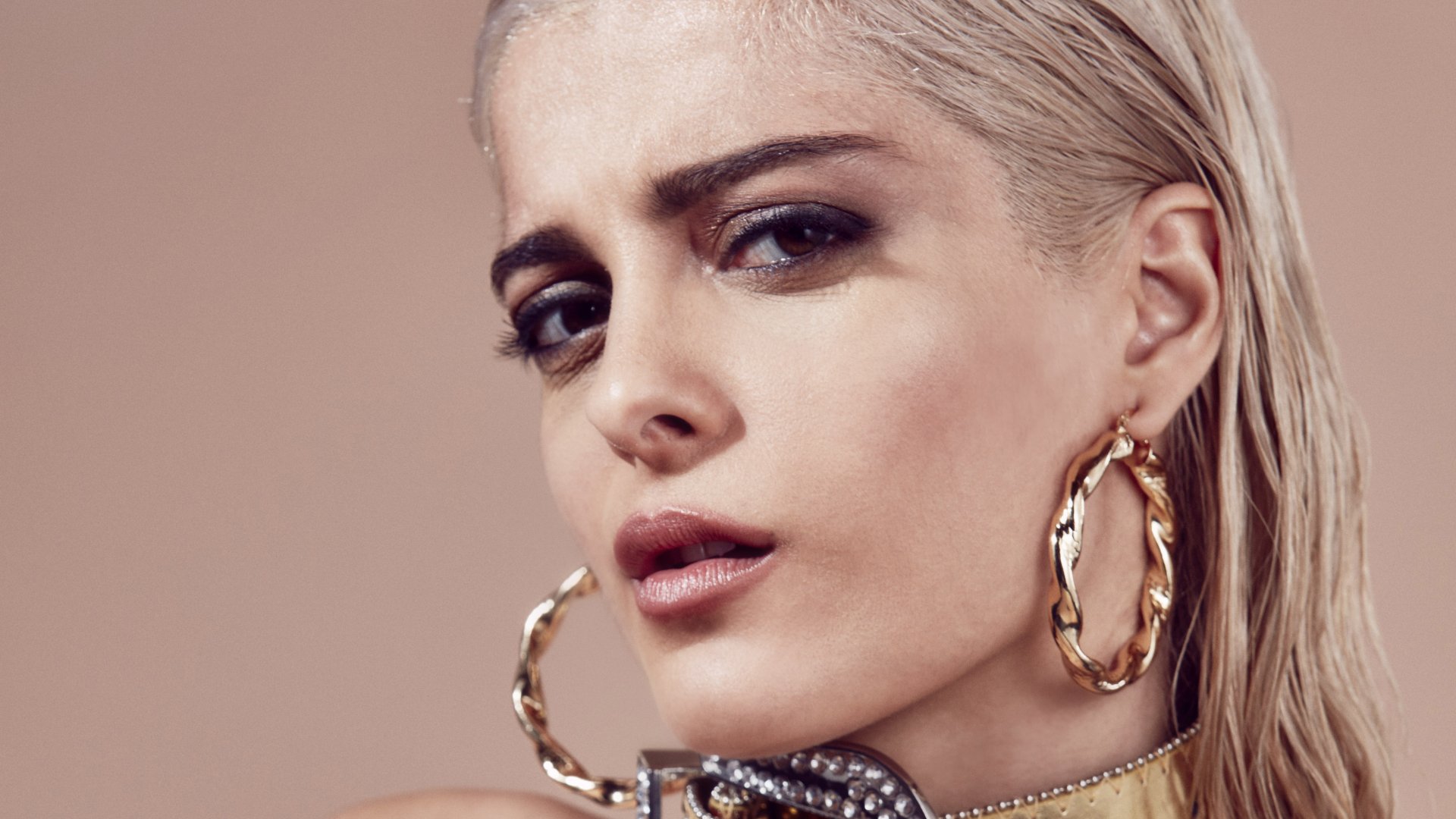 Download Earrings Music Bebe Rexha 4k Ultra HD Wallpaper
