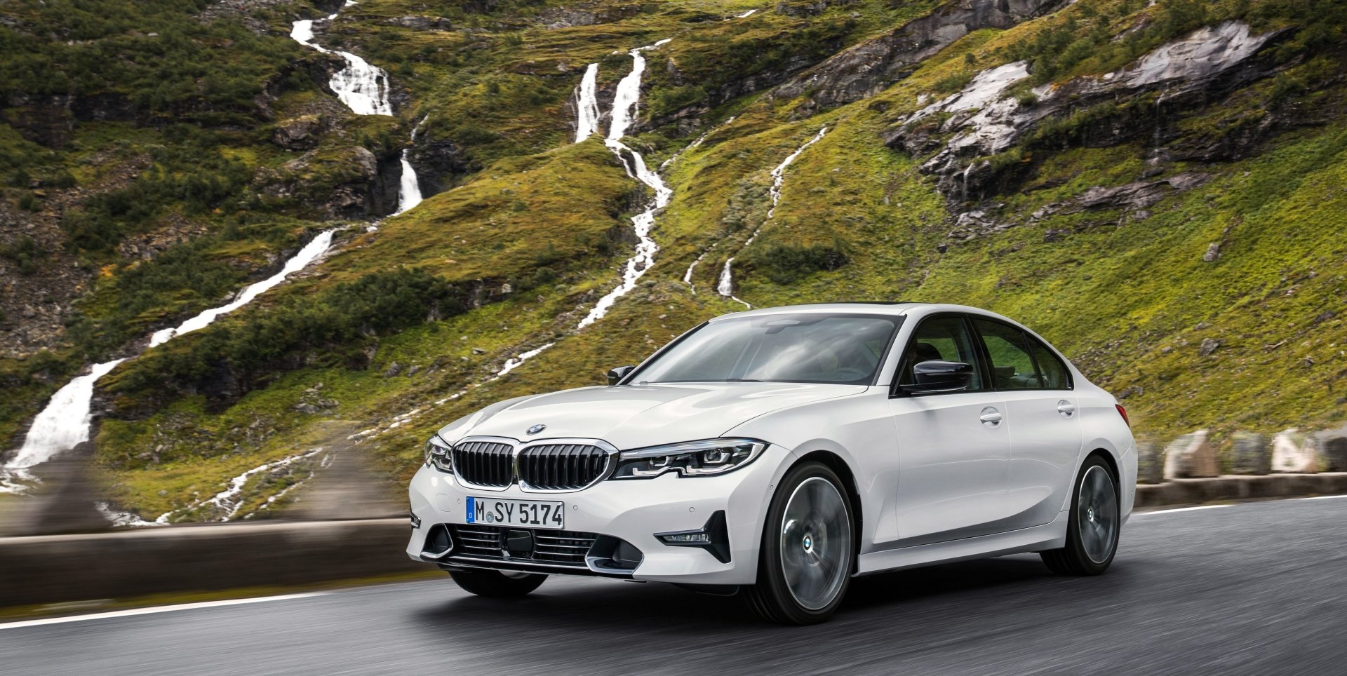 Download White Car Car BMW Vehicle BMW 3 Series 4k Ultra HD Wallpaper