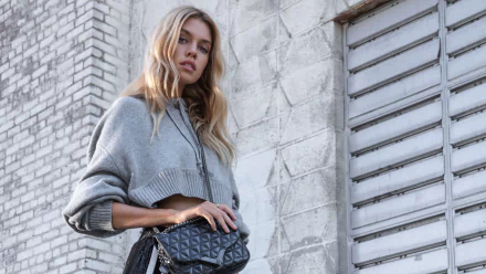 blonde purse Celebrity Stella Maxwell HD Desktop Wallpaper | Background Image