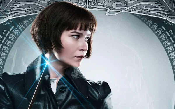 HD wallpaper of Katherine Waterston from Fantastic Beasts: The Crimes of Grindelwald, featuring her character in a stylized profile view.