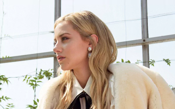 blonde Celebrity Lili Reinhart HD Desktop Wallpaper | Background Image