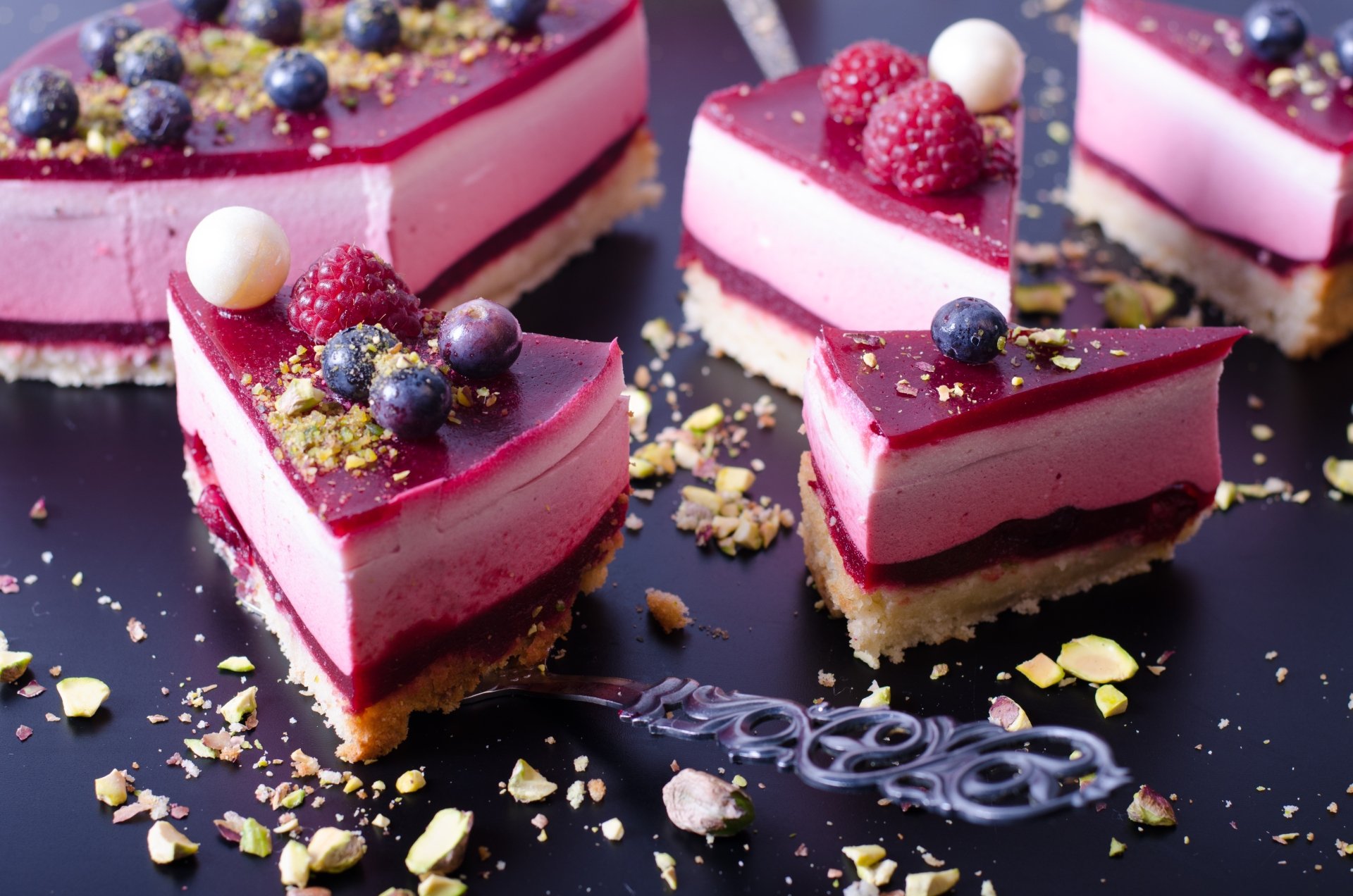 Download Berry Dessert Pastry Food Cake 4k Ultra HD Wallpaper