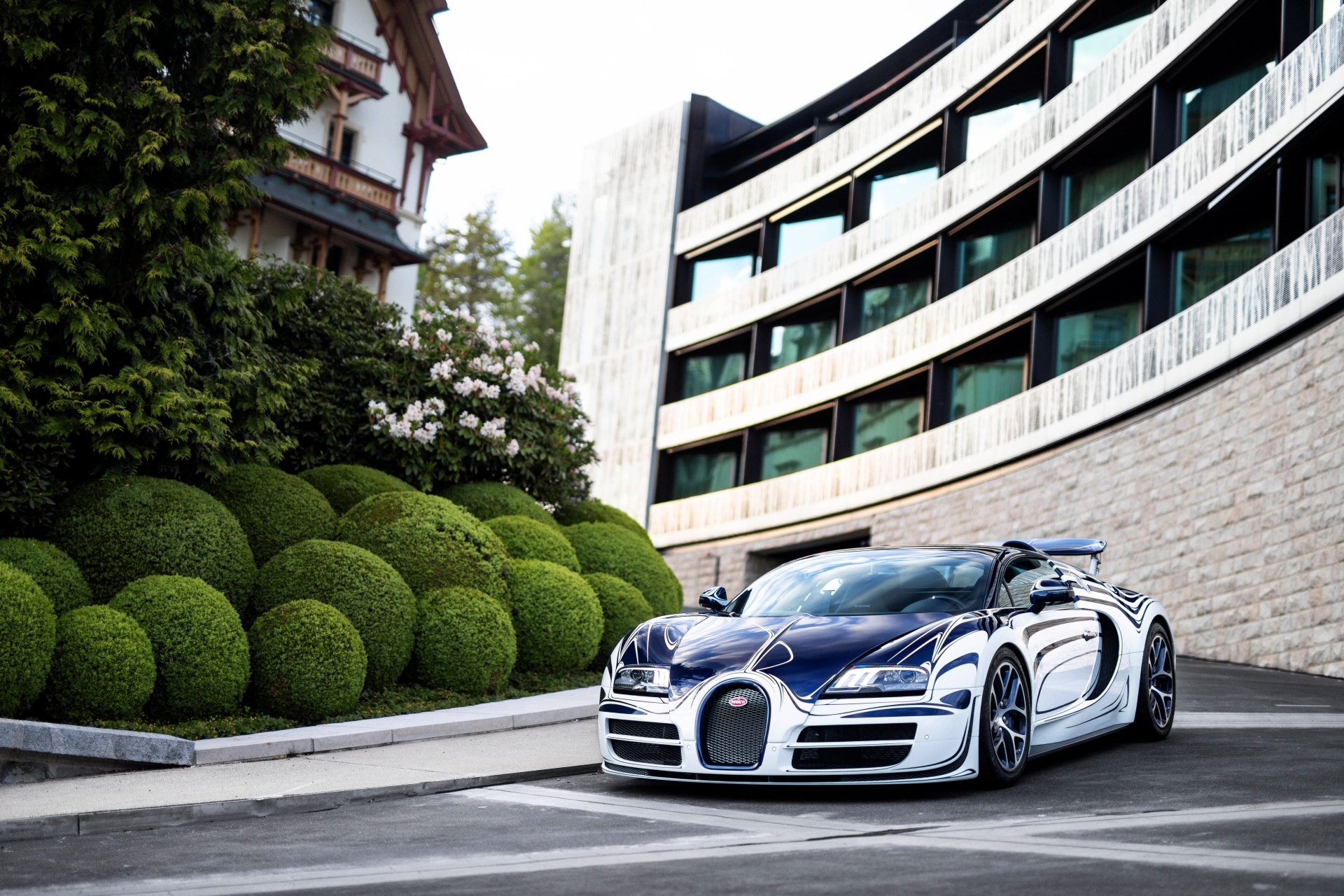 Download Supercar Car Bugatti Vehicle Bugatti Veyron 4k Ultra HD Wallpaper