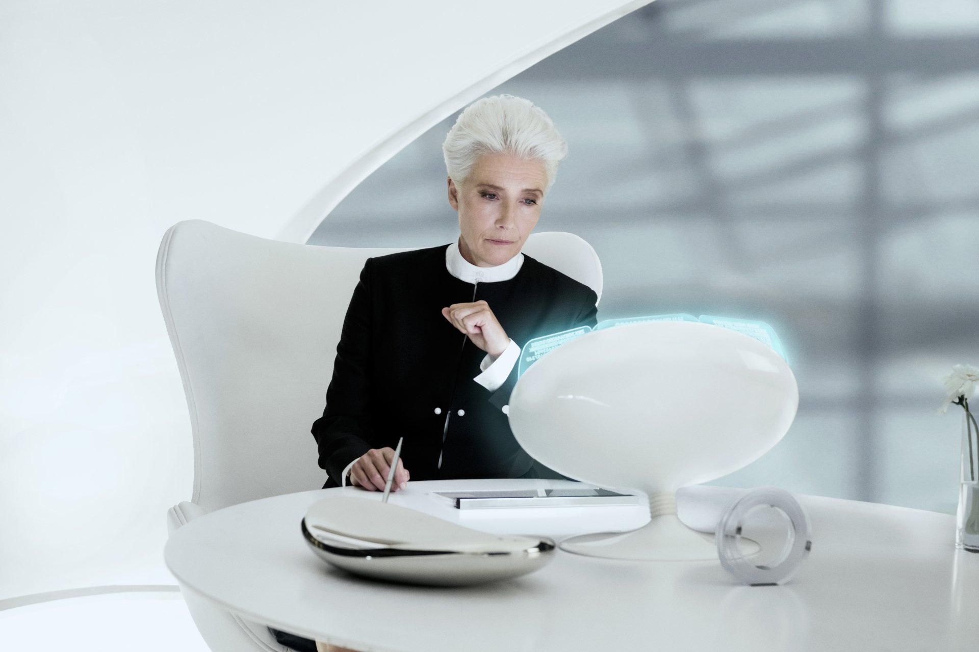 Download Emma Thompson Movie Men In Black: International 4k Ultra HD Wallpaper