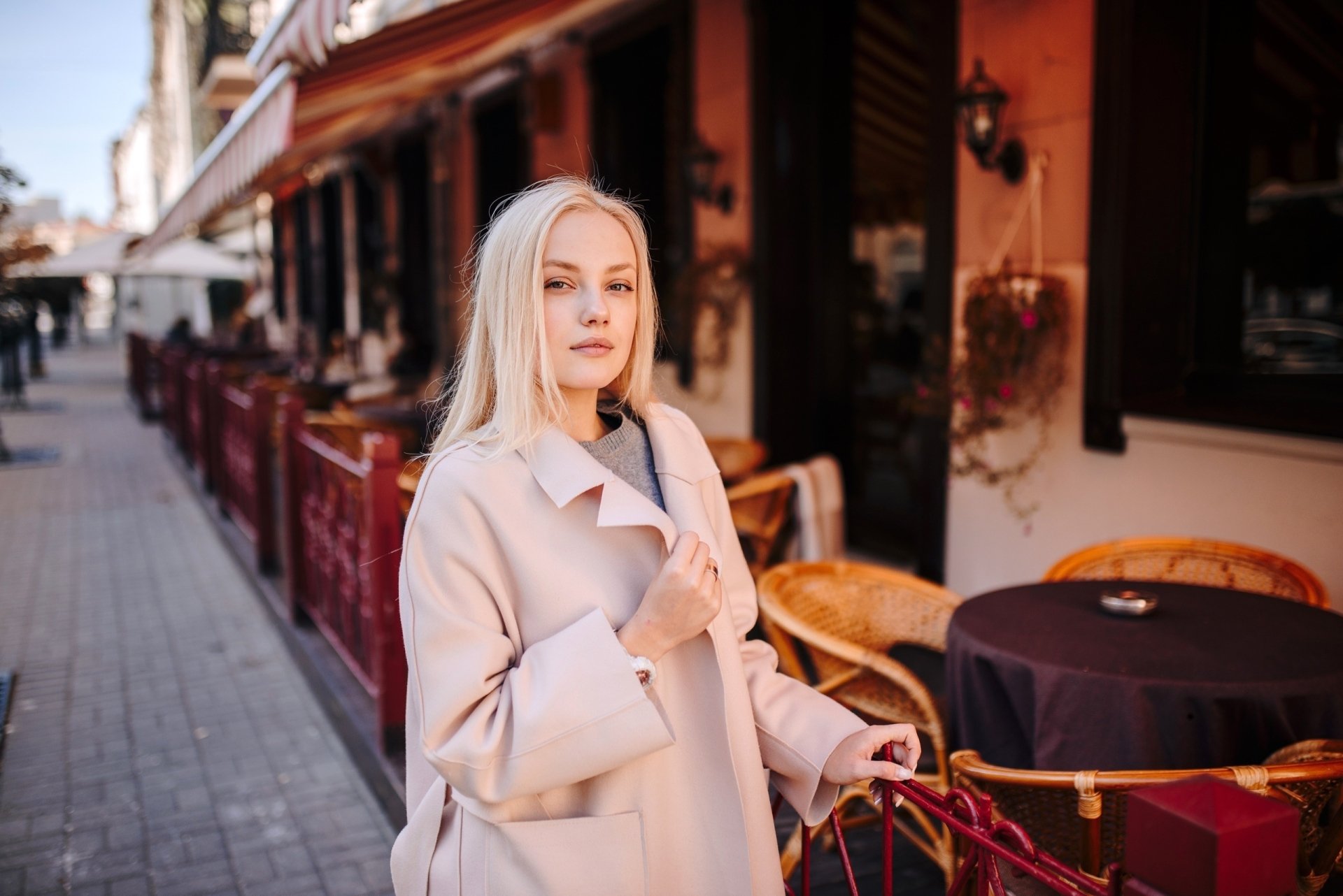 Download Depth Of Field Coat Blonde Woman Model HD Wallpaper