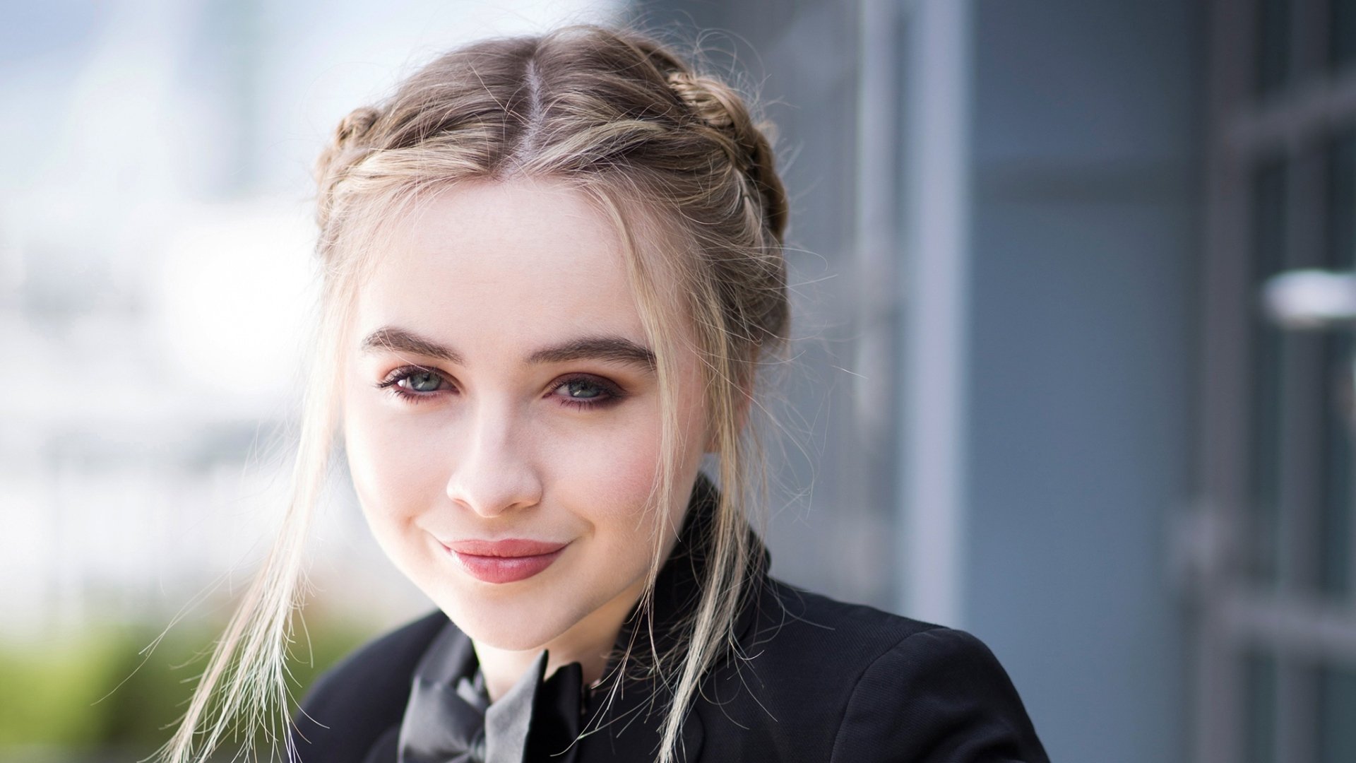 Download Blue Eyes Depth Of Field Blonde Face American Actress Celebrity Sabrina Carpenter HD Wallpaper