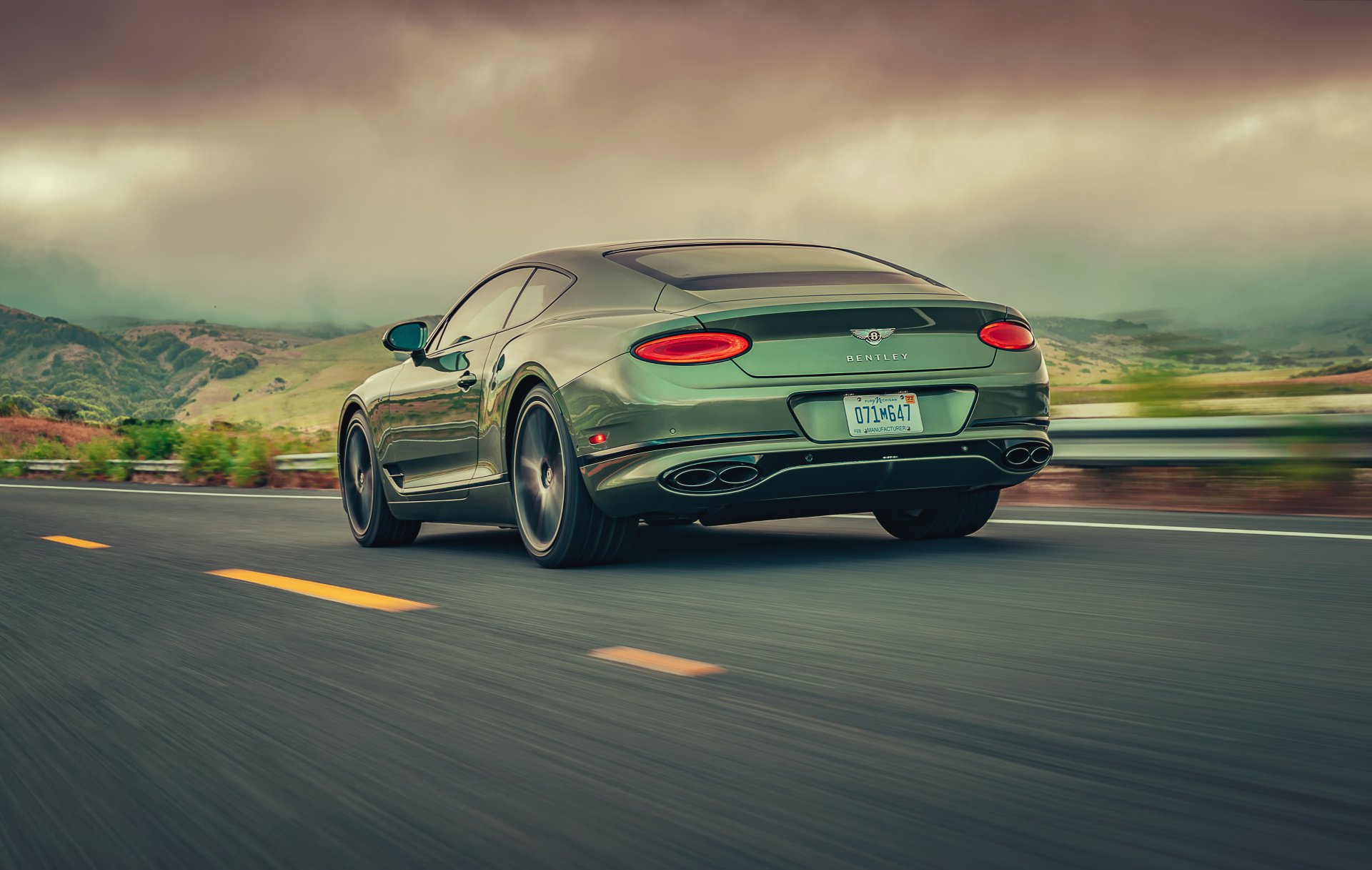 Download Vehicle Bentley Continental GT V8 4k Ultra HD Wallpaper