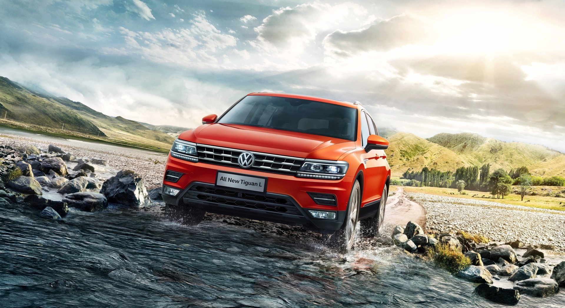 Download Compact Car SUV Car Volkswagen Vehicle Volkswagen Tiguan 4k Ultra HD Wallpaper