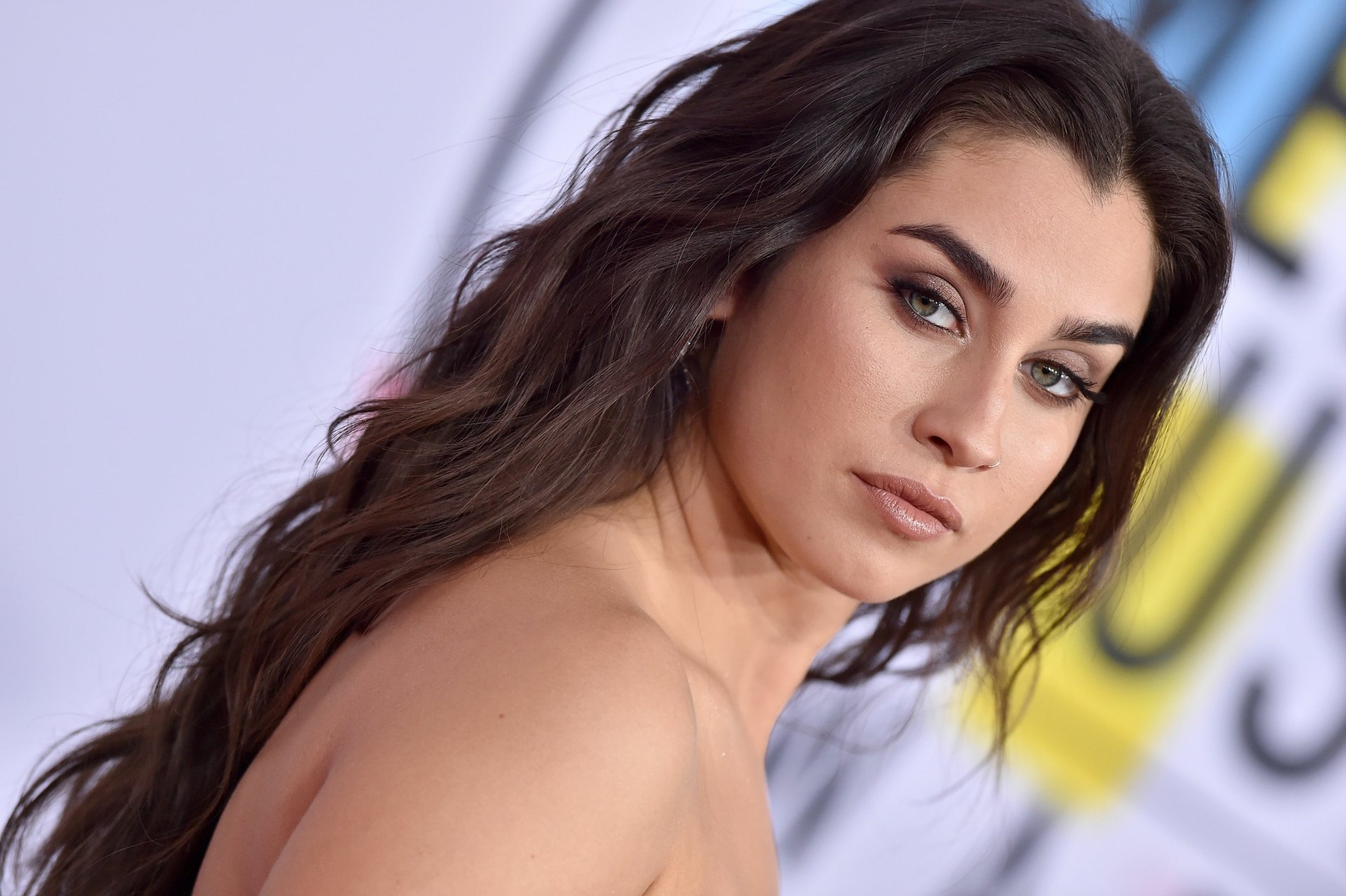 Lauren Jauregui at AMAs 2018