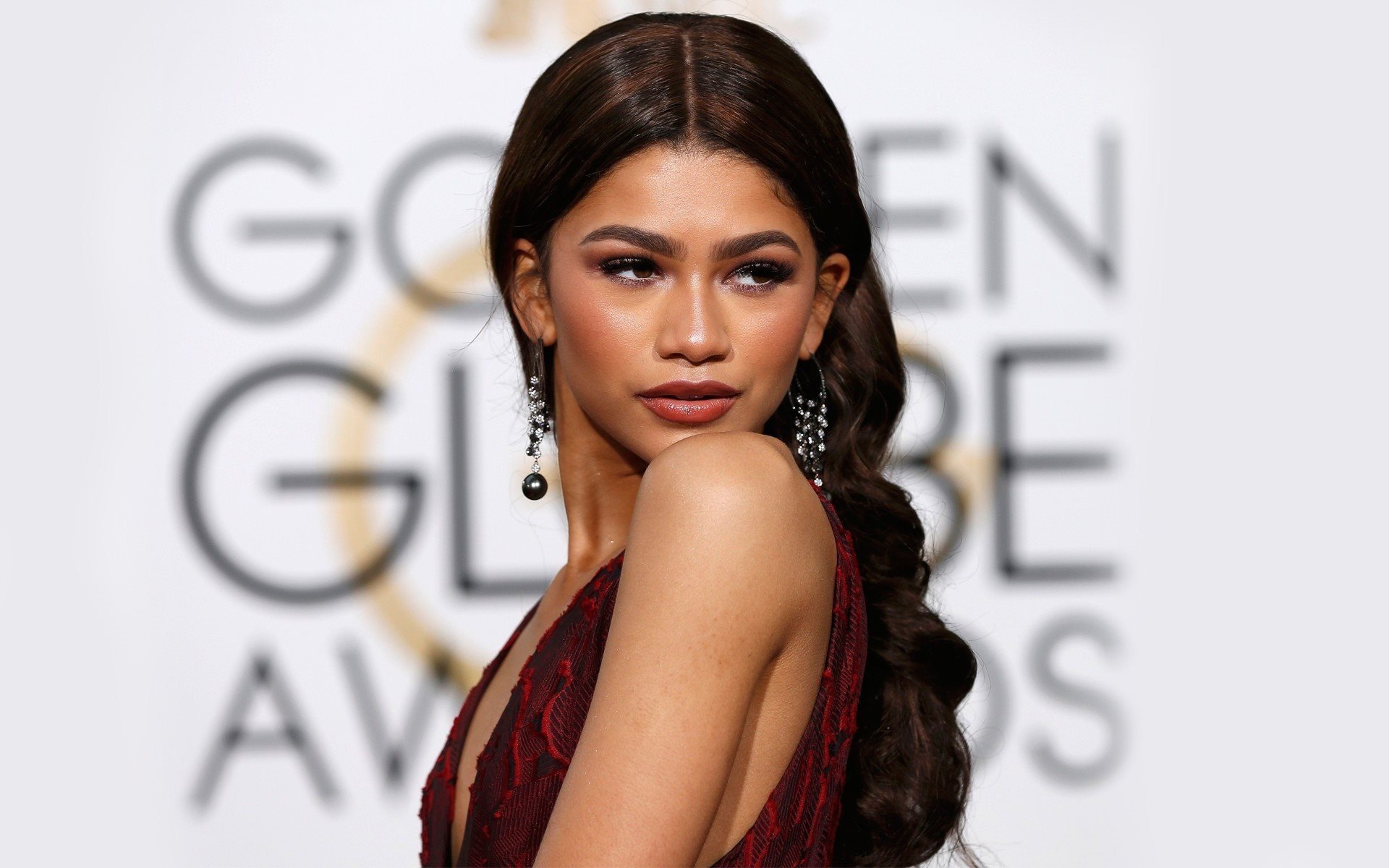 Download Brown Eyes Long Hair Brunette Lipstick English Earrings Singer  Actress Celebrity Zendaya HD Wallpaper