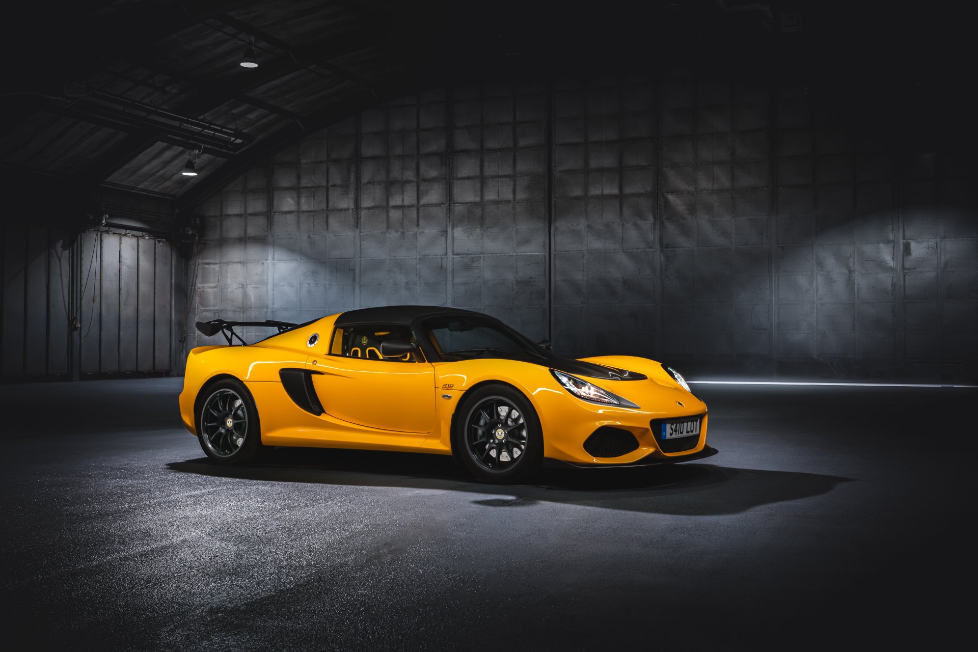 Download Supercar Yellow Car Lotus (Car) Car Vehicle Lotus Exige 4k Ultra HD Wallpaper