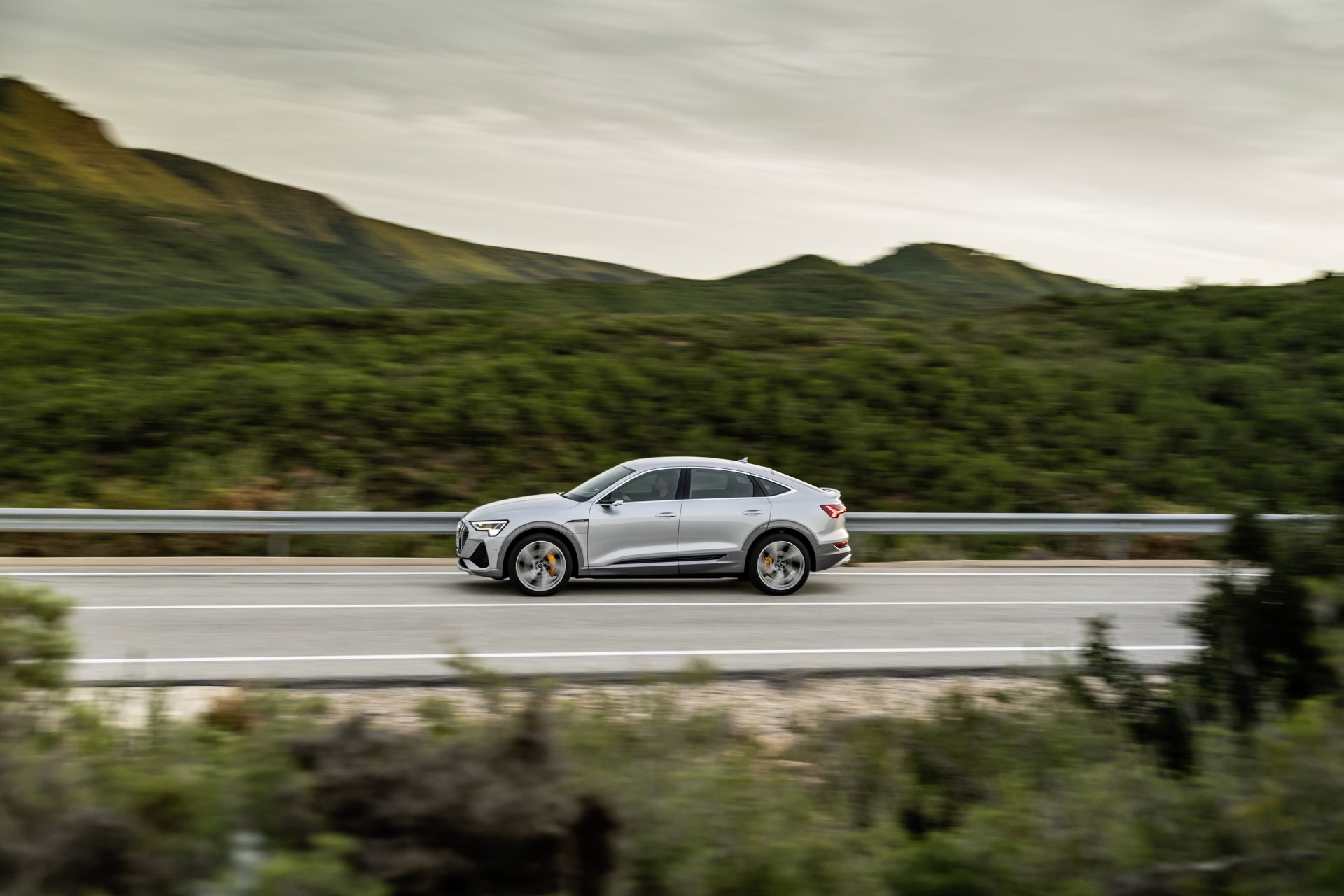 Download Silver Car SUV Electric Car Car Audi Vehicle Audi E-Tron Sportback 4k Ultra HD Wallpaper