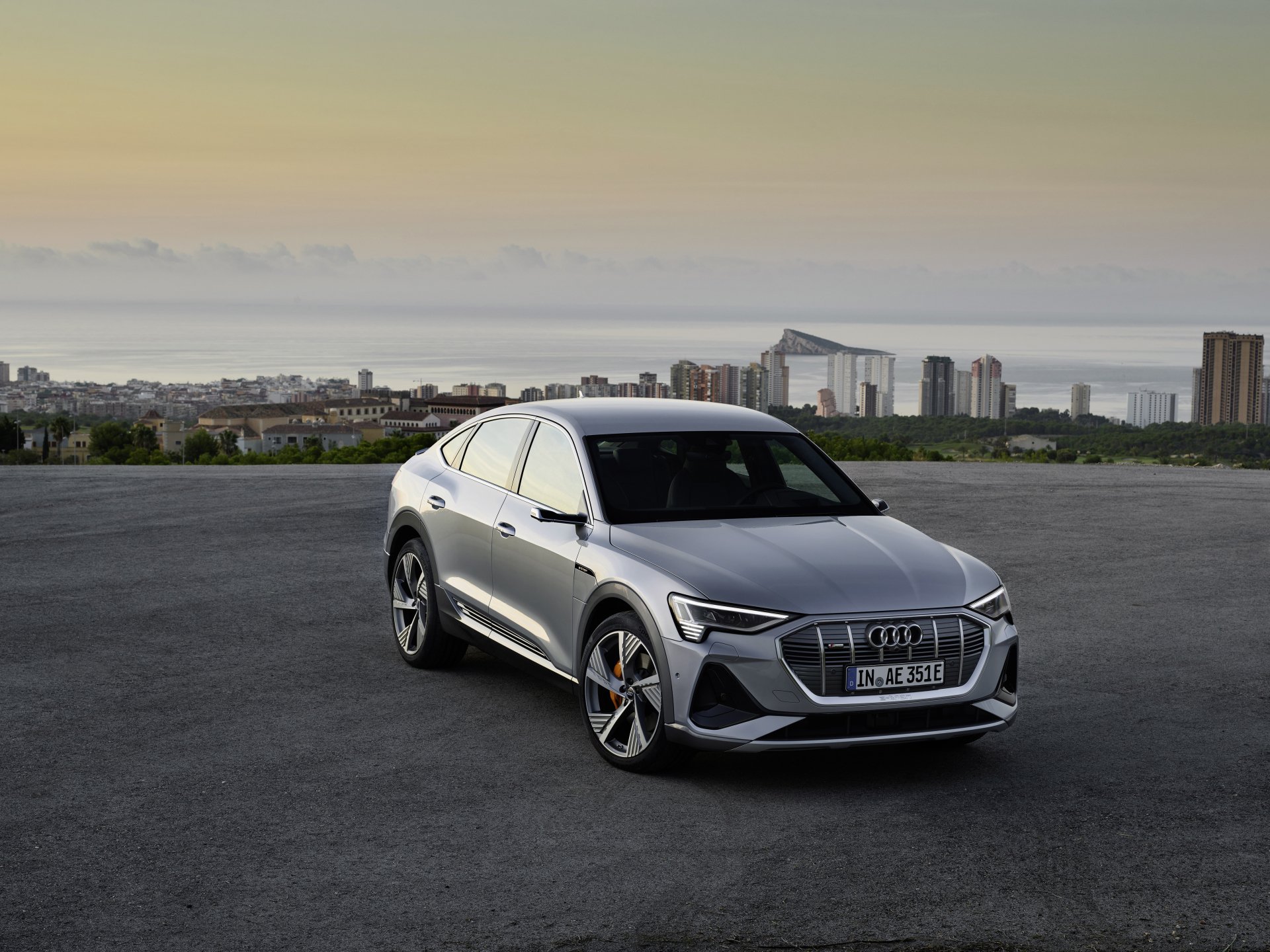 Download Silver Car SUV Electric Car Car Audi Vehicle Audi E-Tron Sportback 4k Ultra HD Wallpaper