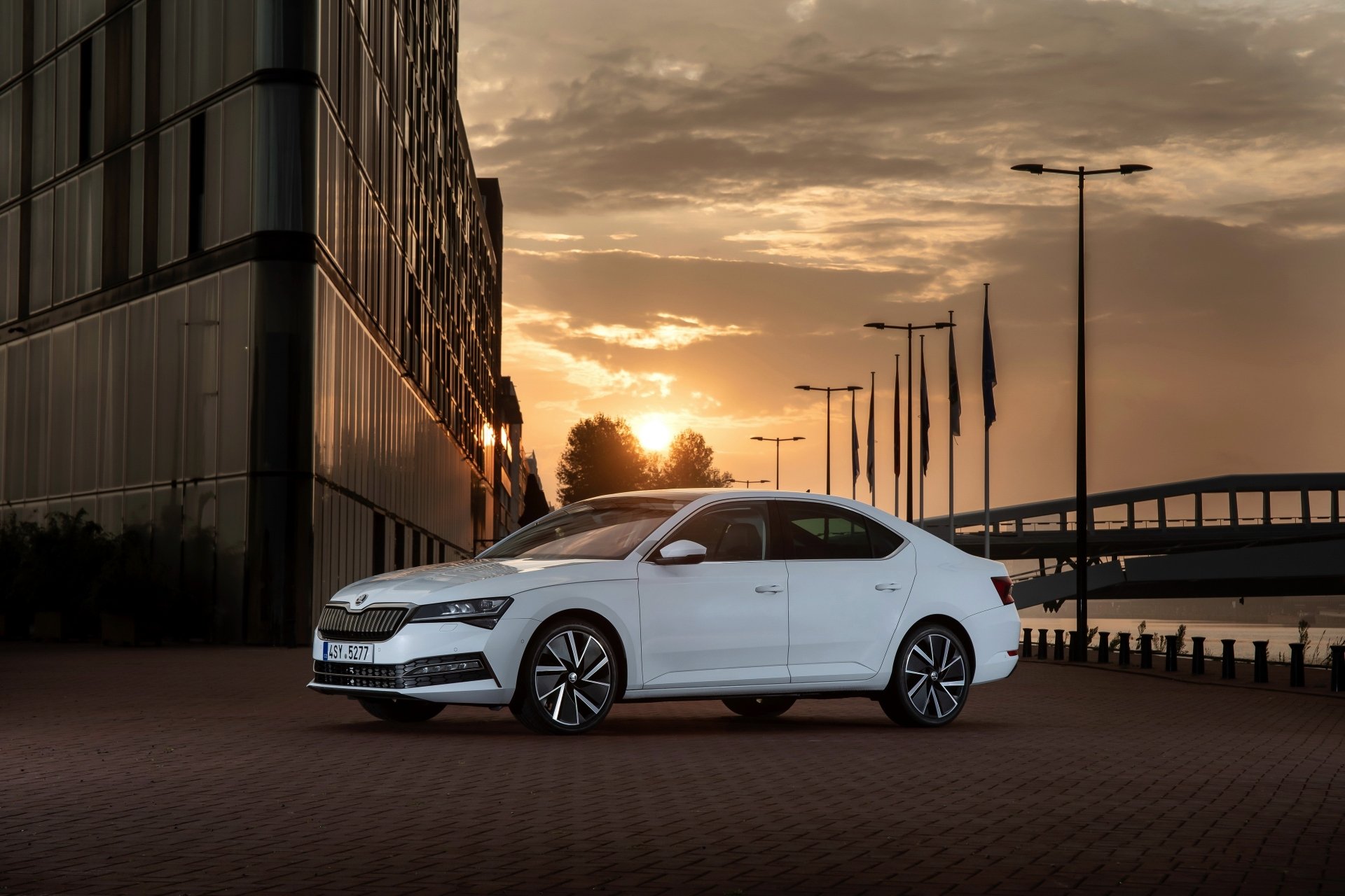 Download Compact Car White Car Car Skoda Vehicle Skoda Superb 4k Ultra HD Wallpaper