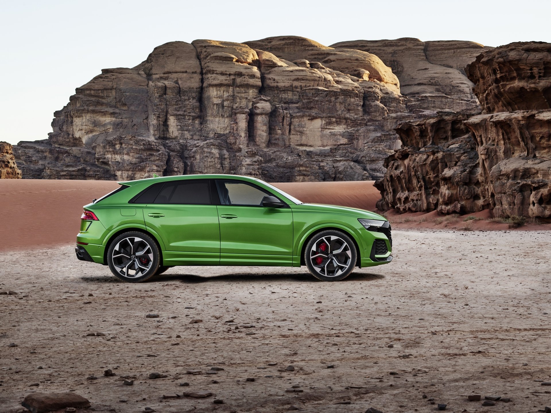Download SUV Green Car Car Desert Audi Vehicle Audi RS Q8 4k Ultra HD Wallpaper