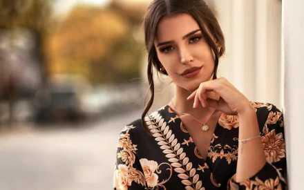 lipstick depth of field brunette woman model HD Desktop Wallpaper | Background Image