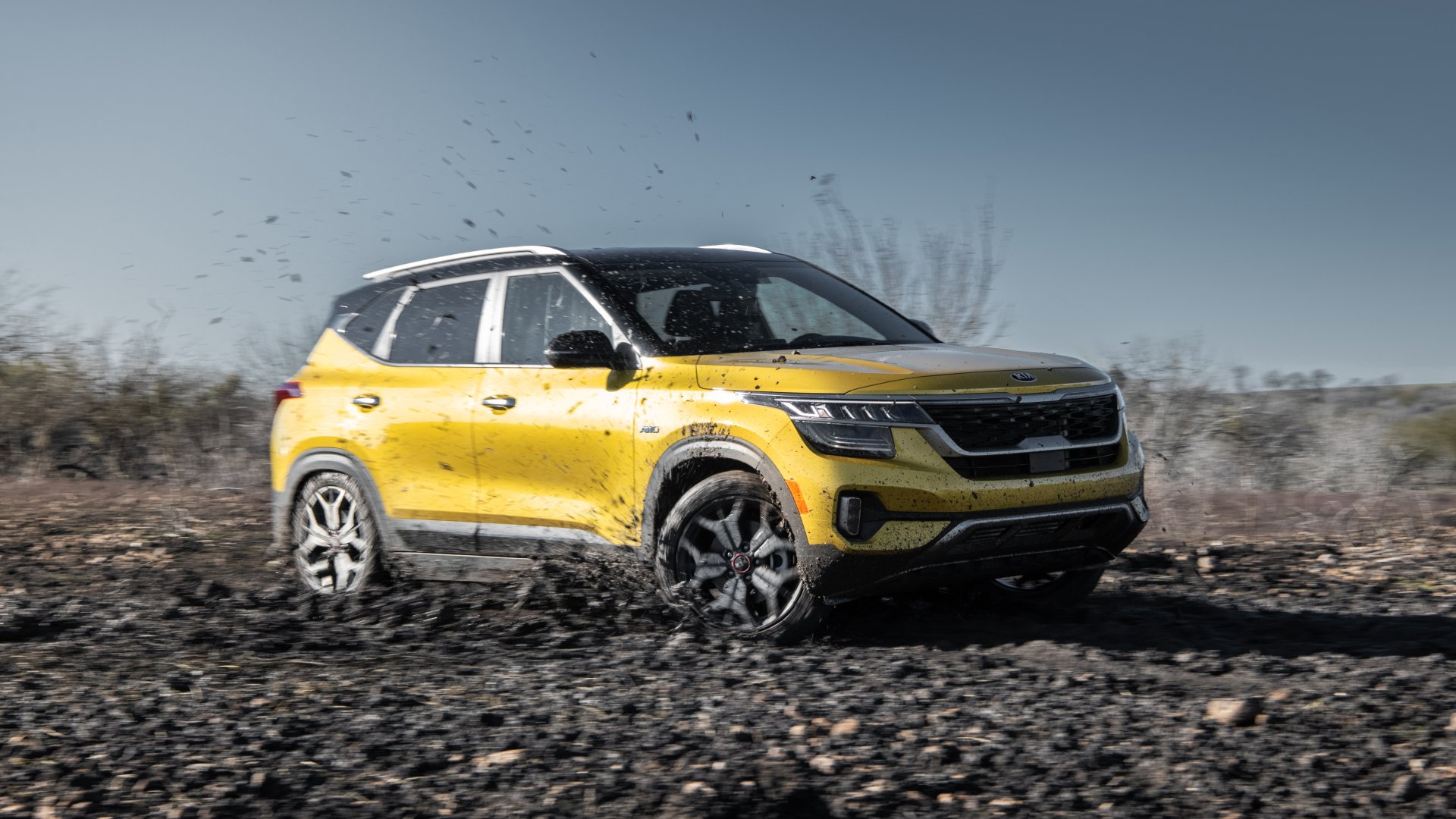 Download SUV Yellow Car Car Kia Vehicle Kia Seltos 4k Ultra HD Wallpaper