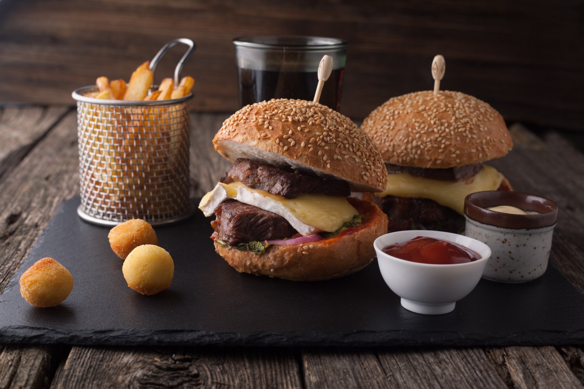 Download Still Life Food Burger 4k Ultra HD Wallpaper