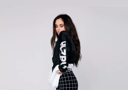mood black hair long hair American singer music Maggie Lindemann HD Desktop Wallpaper | Background Image