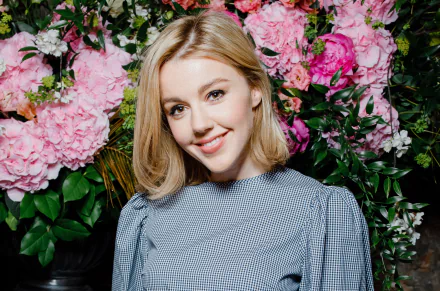 singer blonde Russian smile flower music Yulianna Karaulova HD Desktop Wallpaper | Background Image