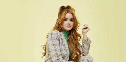 long hair redhead American actress Celebrity Ariel Winter HD Desktop Wallpaper | Background Image