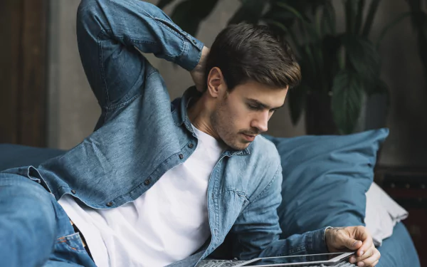 tablet mood man model HD Desktop Wallpaper | Background Image