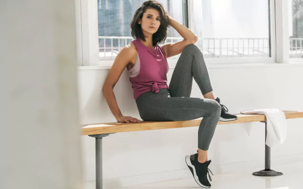  Nina Dobrev in Les Mills x Reebok outfit