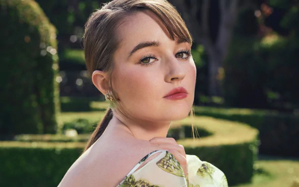 brunette face American actress Celebrity Kaitlyn Dever HD Desktop Wallpaper | Background Image