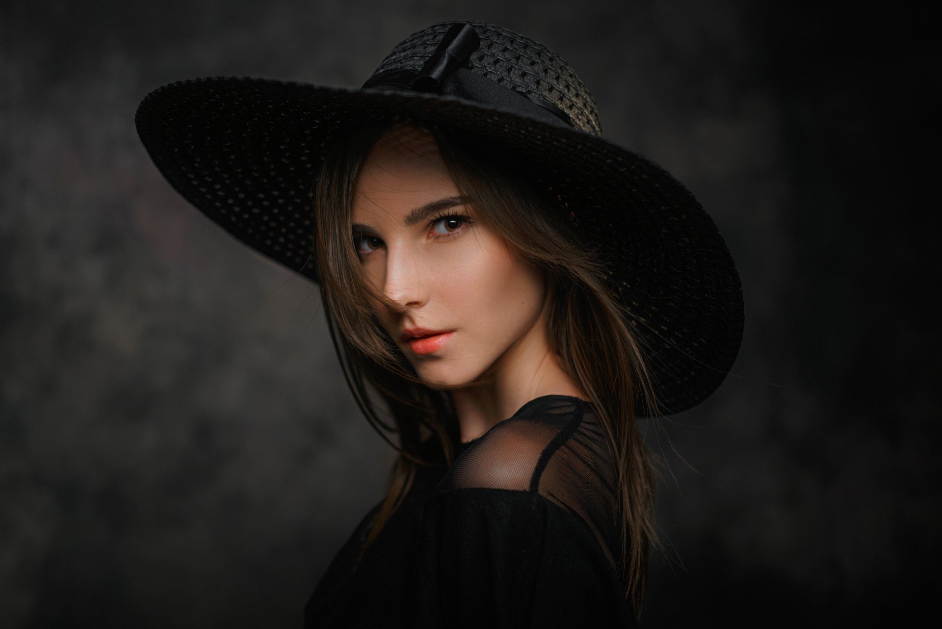 Download Brown Eyes Brunette Hat Woman Model HD Wallpaper Download Brown Eyes Brunette Hat Woman Model HD Wallpaper