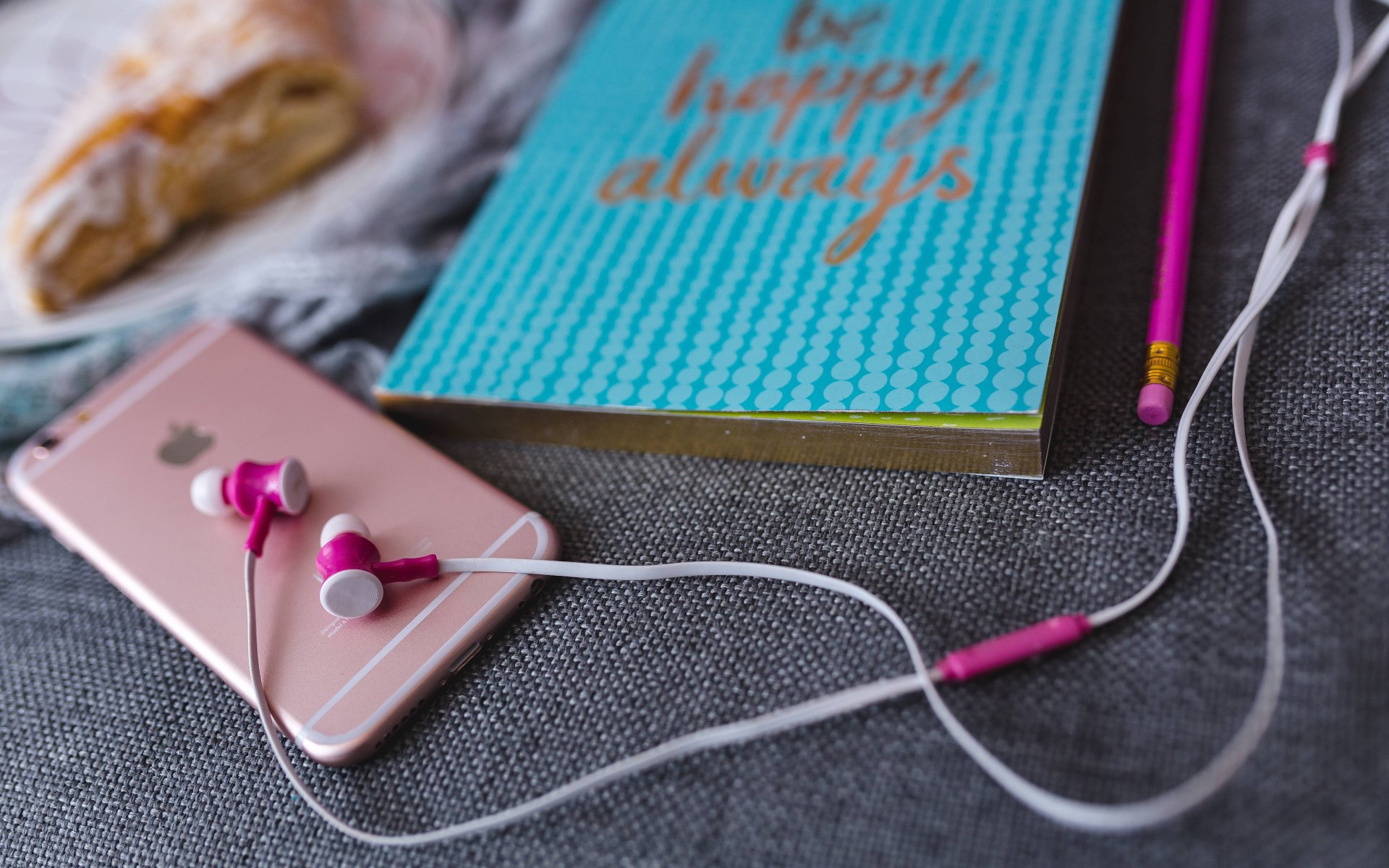 Download Headphones Technology IPhone 4k Ultra HD Wallpaper by Karolina Grabowska