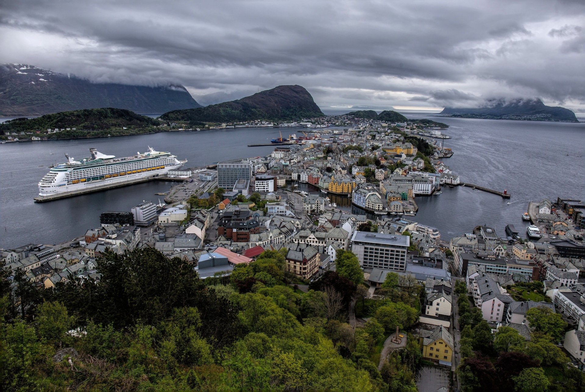 Download Ship Panorama Norway House Building Man Made Ålesund HD Wallpaper
