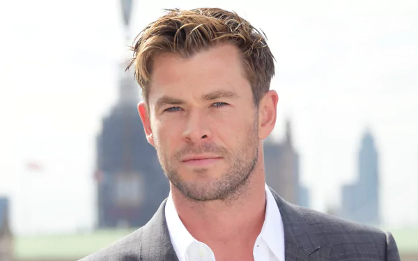 Australian actor Celebrity Chris Hemsworth HD Desktop Wallpaper | Background Image