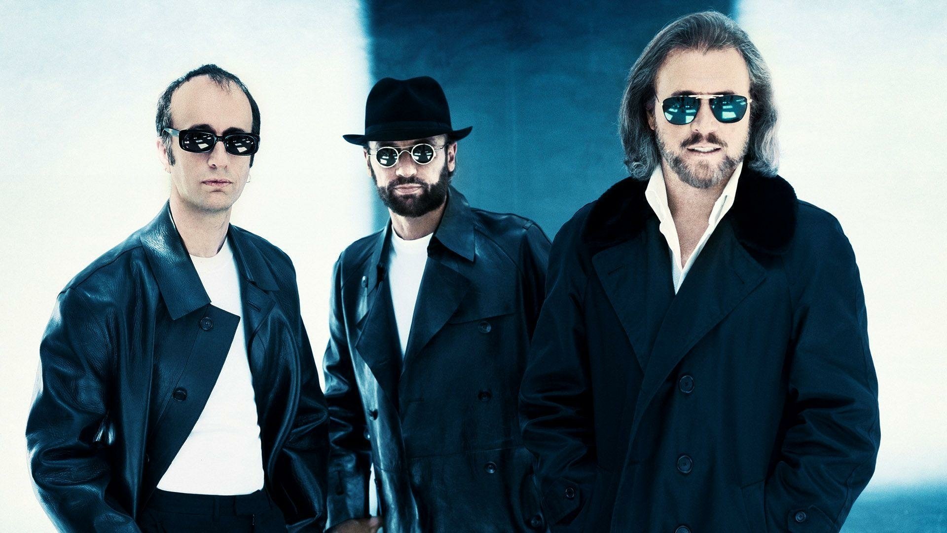 Bee gees how. Группа Bee Gees. Bee Gees солист. Братья Гибб би джиз. Bee Gees 1960.