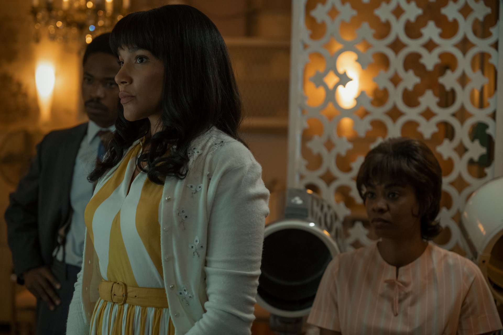 Download Emmy Raver-Lampman Allison Hargreeves TV Show The Umbrella Academy HD Wallpaper