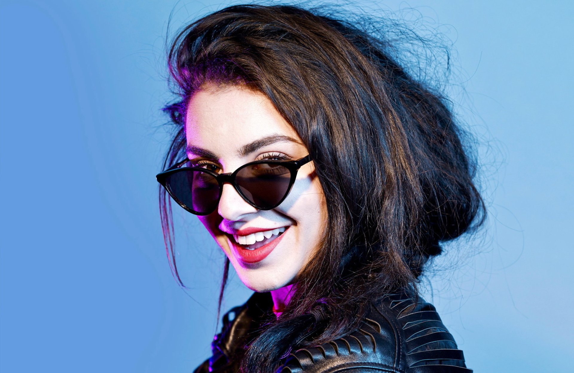 Download Music Charli XCX HD Wallpaper