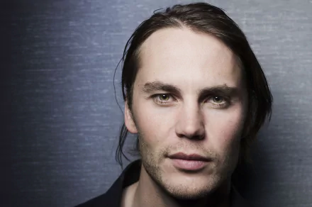 Celebrity Taylor Kitsch HD Desktop Wallpaper | Background Image