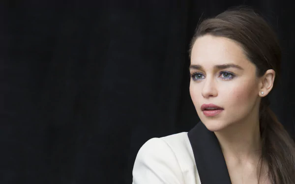 brunette actress English Celebrity Emilia Clarke HD Desktop Wallpaper | Background Image
