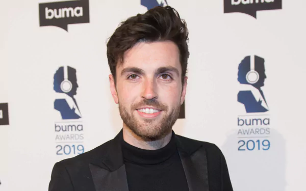 singer Dutch music Duncan Laurence HD Desktop Wallpaper | Background Image