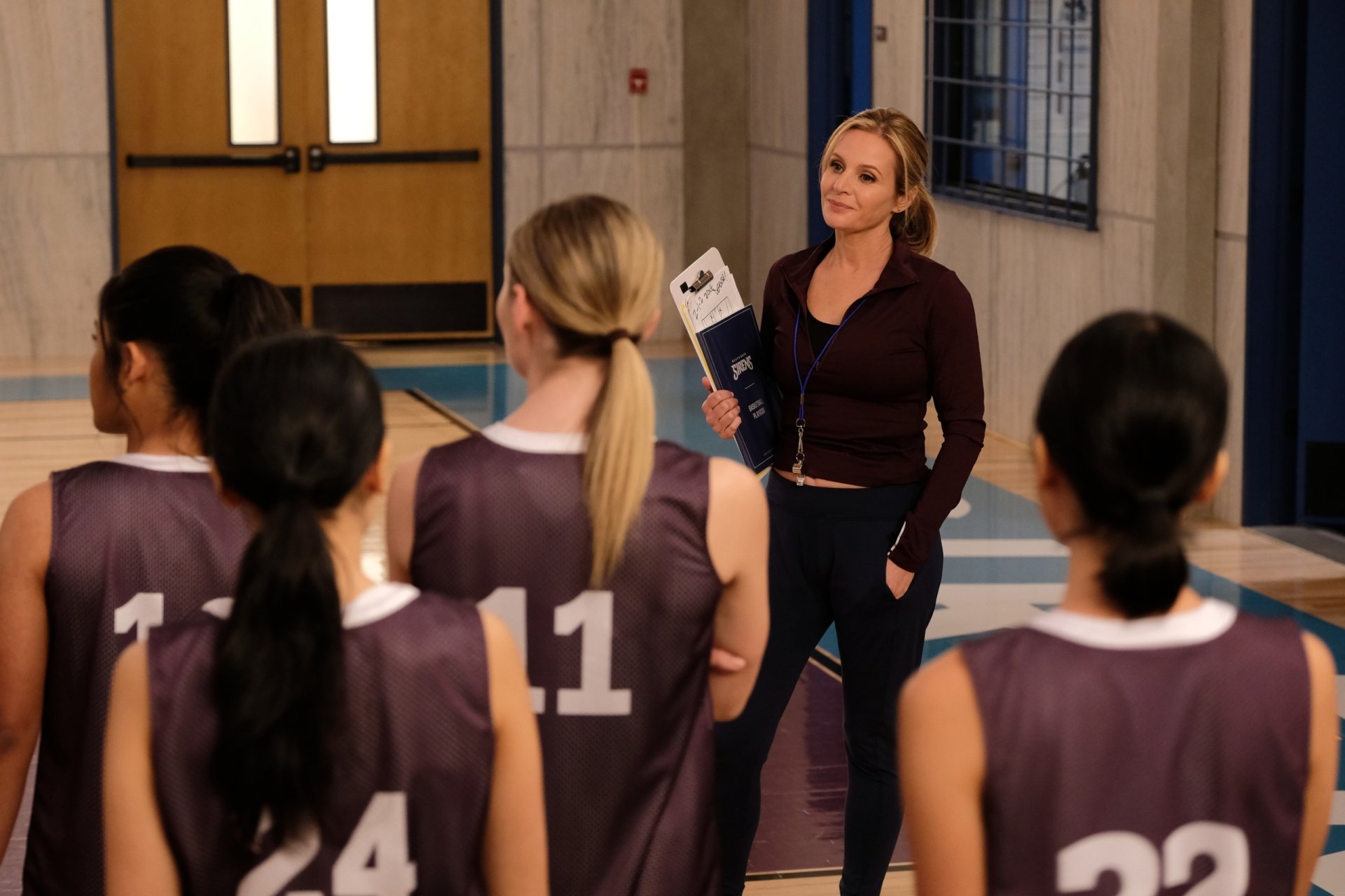 Download Holly Barrett Jessalyn Gilsig TV Show Big Shot HD Wallpaper