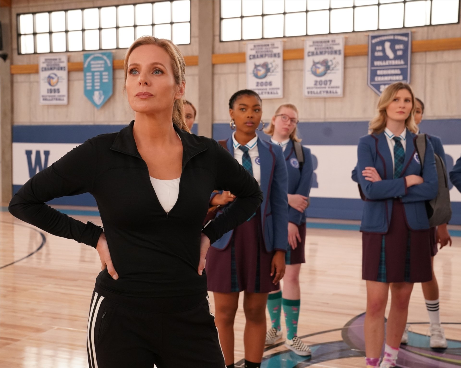 Download Holly Barrett Jessalyn Gilsig TV Show Big Shot HD Wallpaper