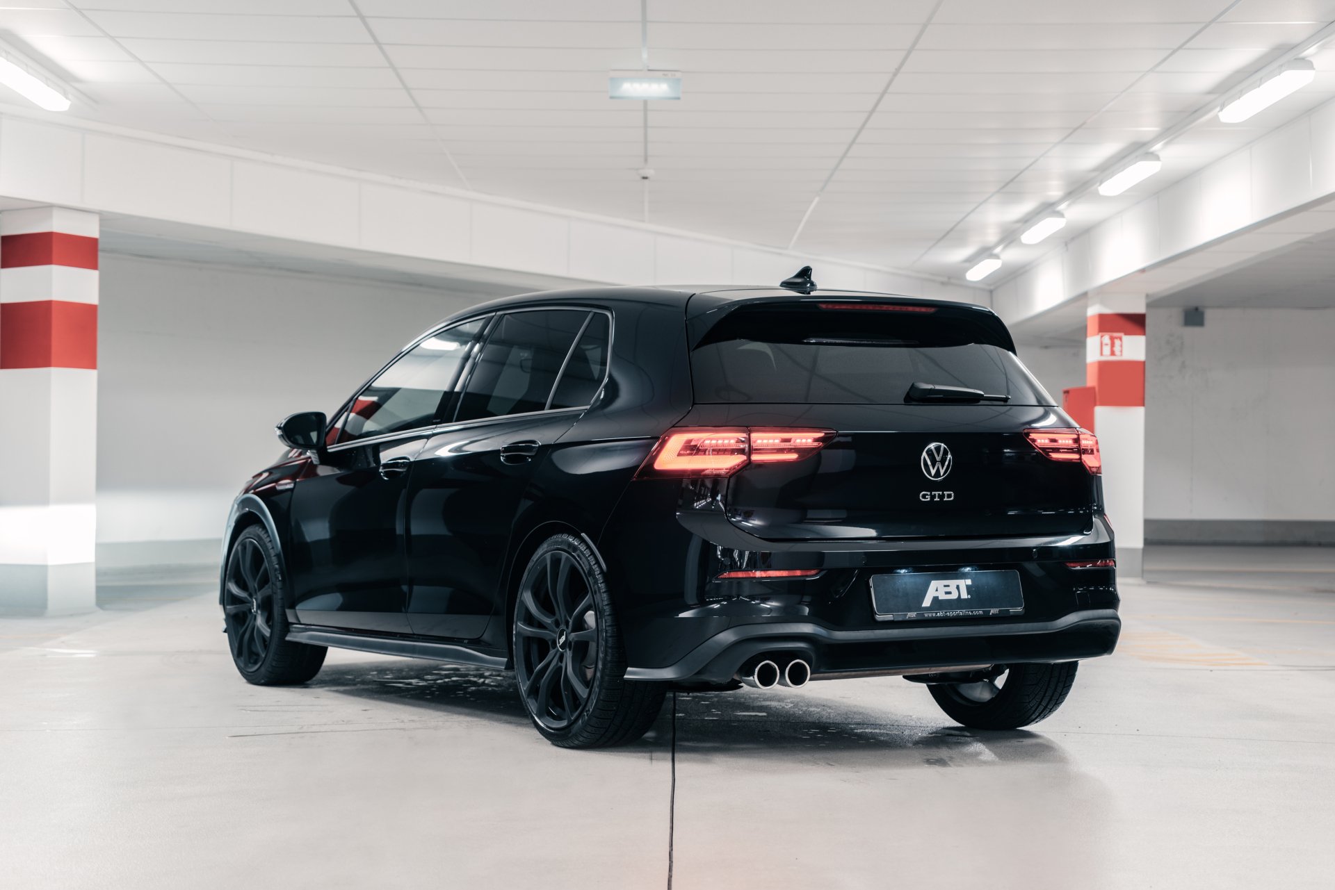 Download Vehicle Volkswagen Golf HD Wallpaper