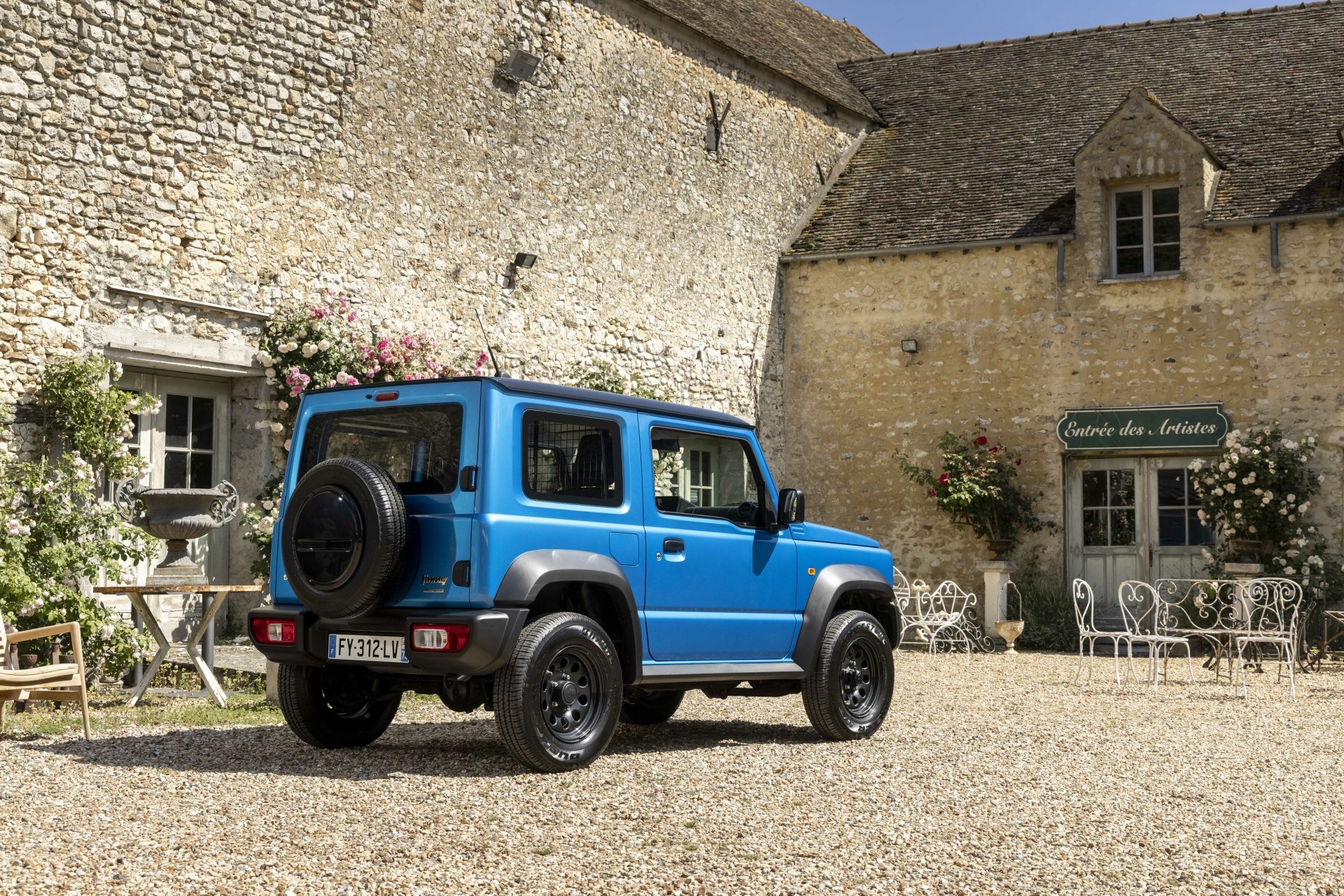 Download Vehicle Suzuki Jimny 8k Ultra HD Wallpaper