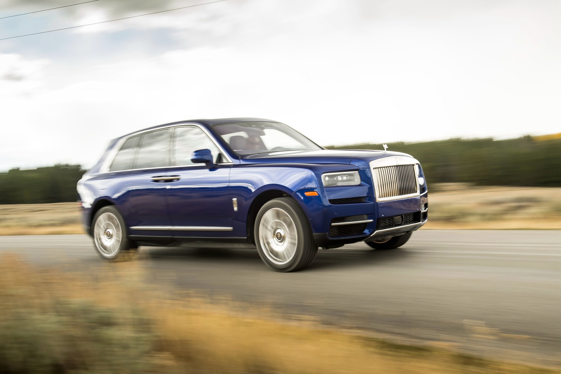 Download SUV Vehicle Rolls-Royce Cullinan 4k Ultra HD Wallpaper