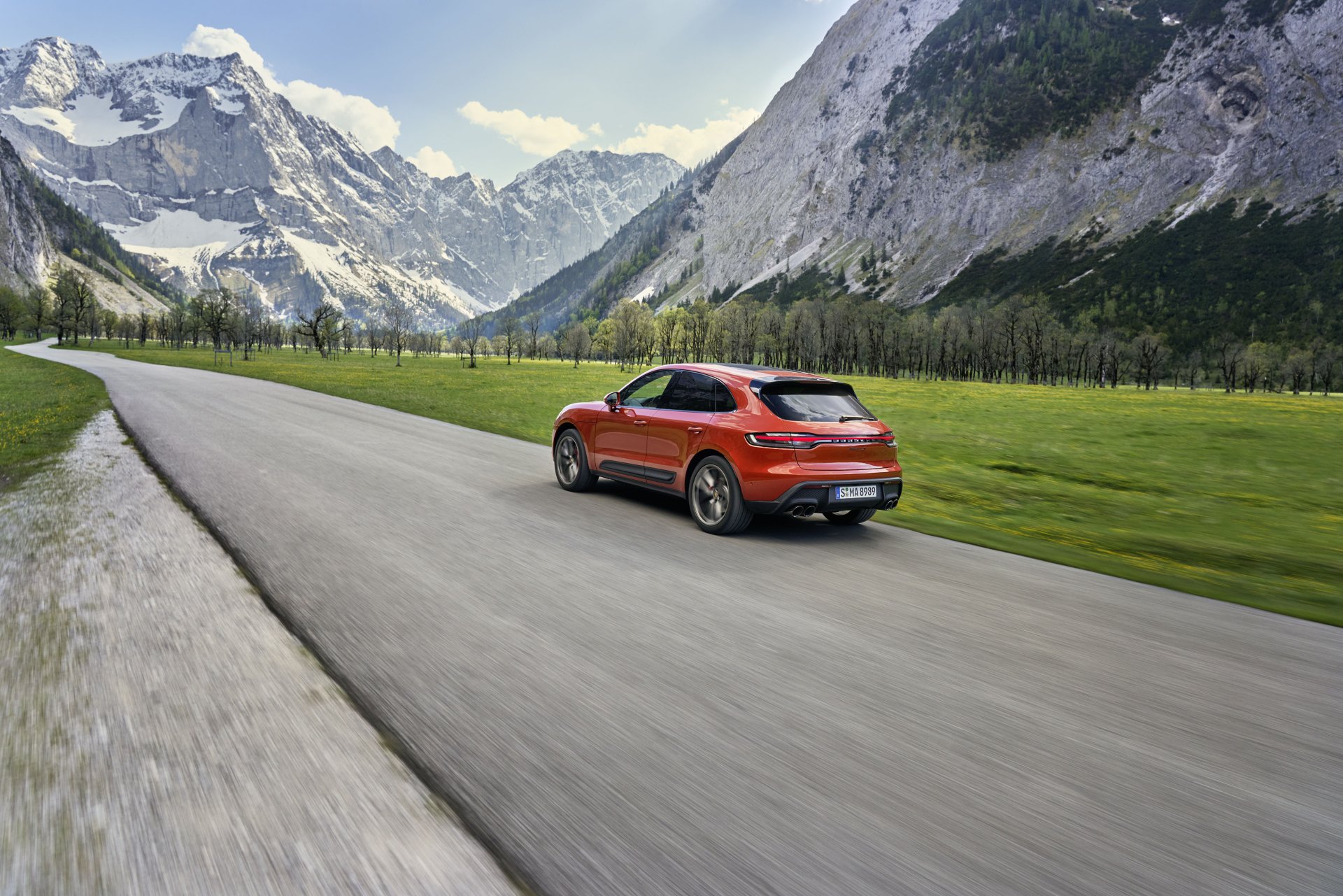 Download SUV Porsche Macan Vehicle Porsche Macan S 4k Ultra HD Wallpaper