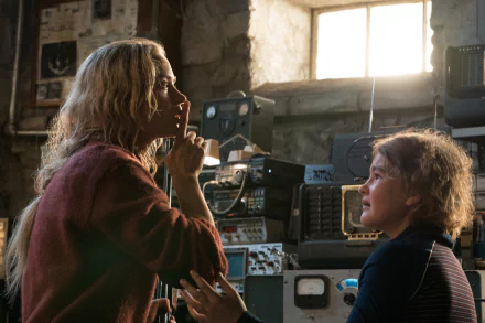 Regan Abbott Millicent Simmonds Evelyn Abbott Emily Blunt movie A Quiet Place HD Desktop Wallpaper | Background Image