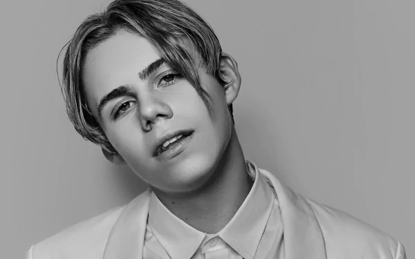 Black & White face singer Australian music The Kid LAROI HD Desktop Wallpaper | Background Image