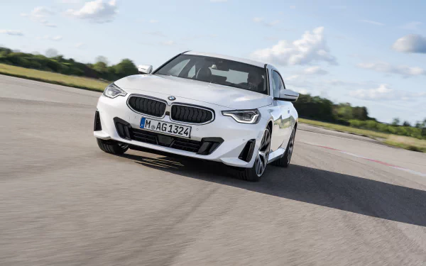  White BMW 220i Coupé Worldwide (G42)
