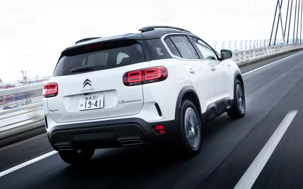  White 2021 Citroën C5 Aircross SUV Hybrid